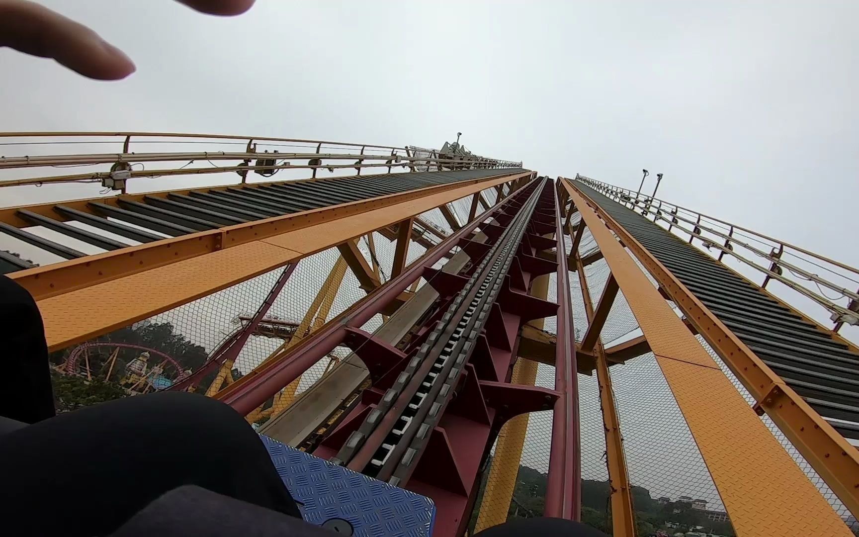 长隆欢乐世界垂直过山车第一视角_哔哩哔哩 (゜-゜)つロ 干杯~-bili