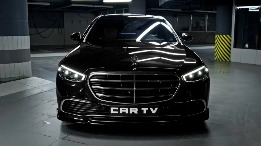 豪车赏新,实拍2023款全新奔驰s500黑武士版内外部细节声浪高清展示!