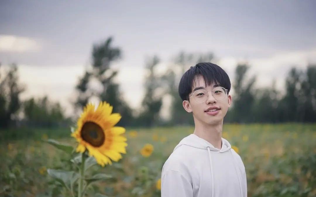 何运晨安利学霸小哥哥是理想型男友的模样