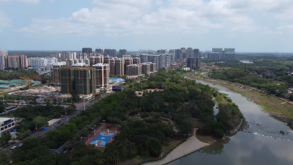 今非昔比实景航拍带你了解临高新城区如今的发展现状