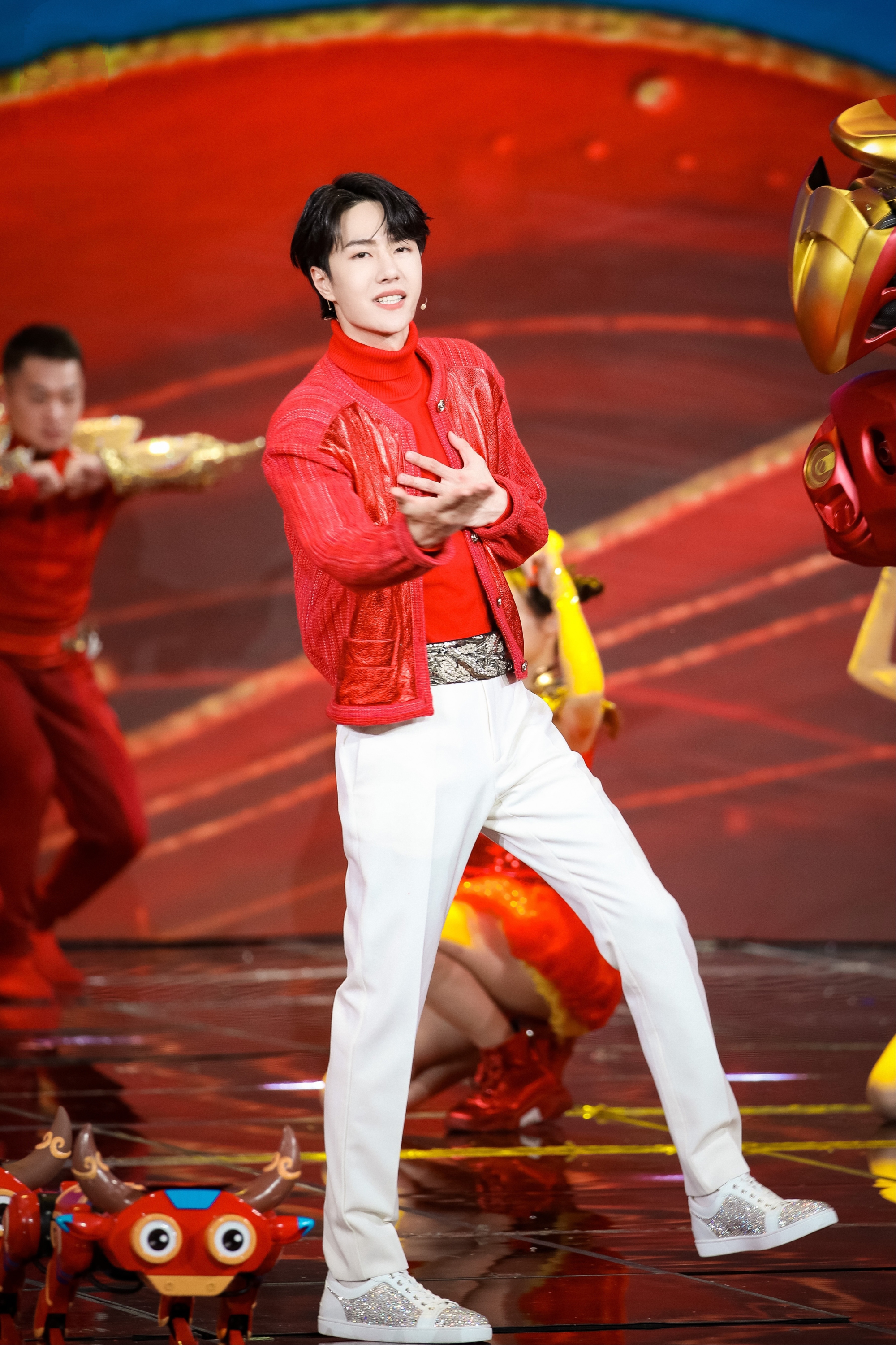 2021年春晚,王一博参演节目《牛来了》_哔哩哔哩_bilibili