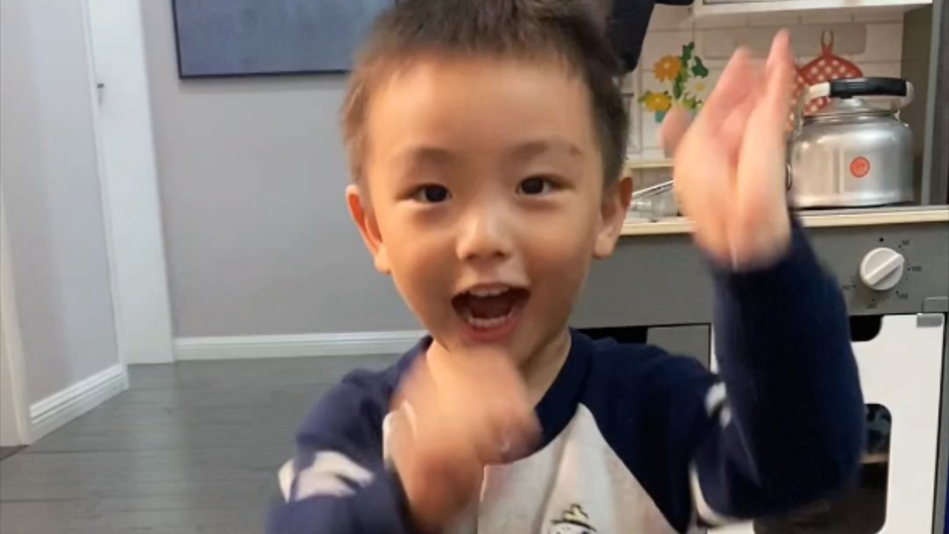 小吴同学才艺表演99