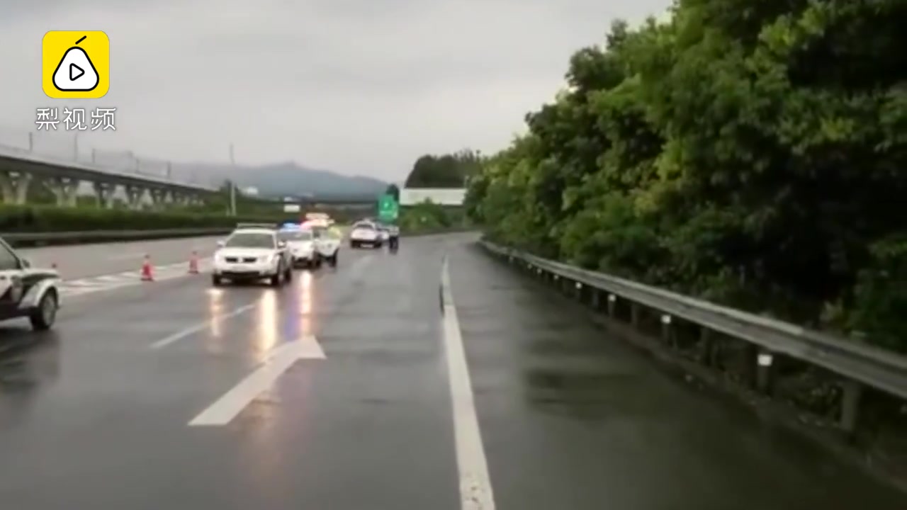 汶川多地泥石流,致2人失联3人被困哔哩哔哩bilibili