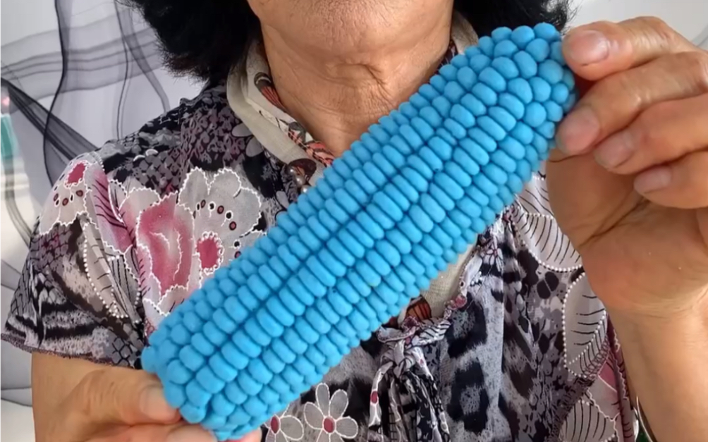 今天做了个蓝色玉米巧克力