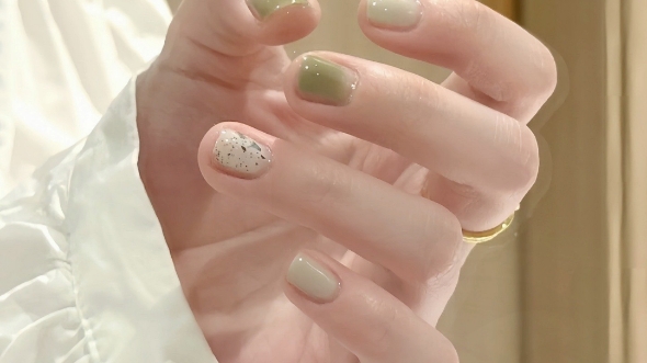 夏日冰透短款爱心贴钻仙女气质简约法式美甲