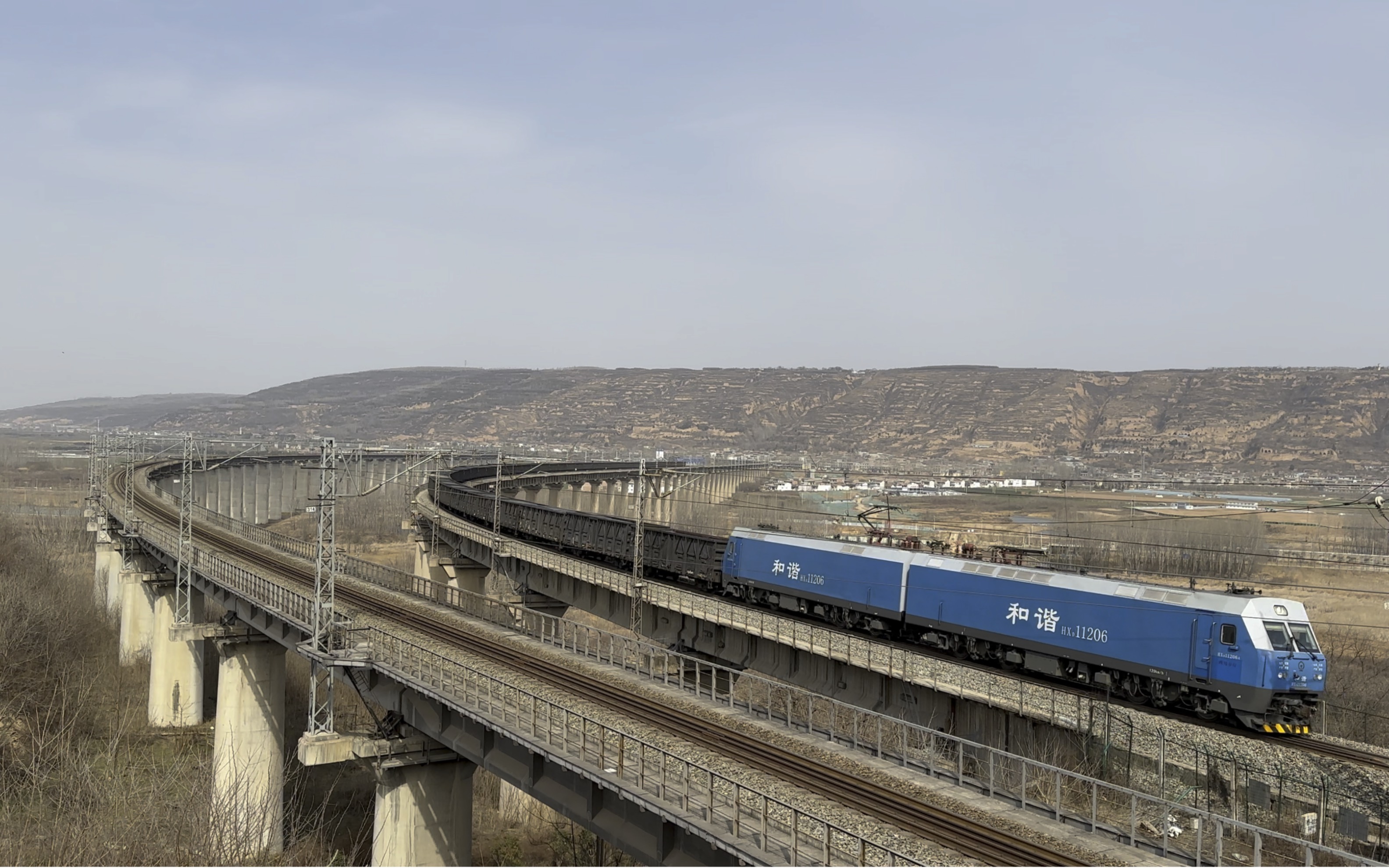 中国西康铁路和谐电1型电力机车