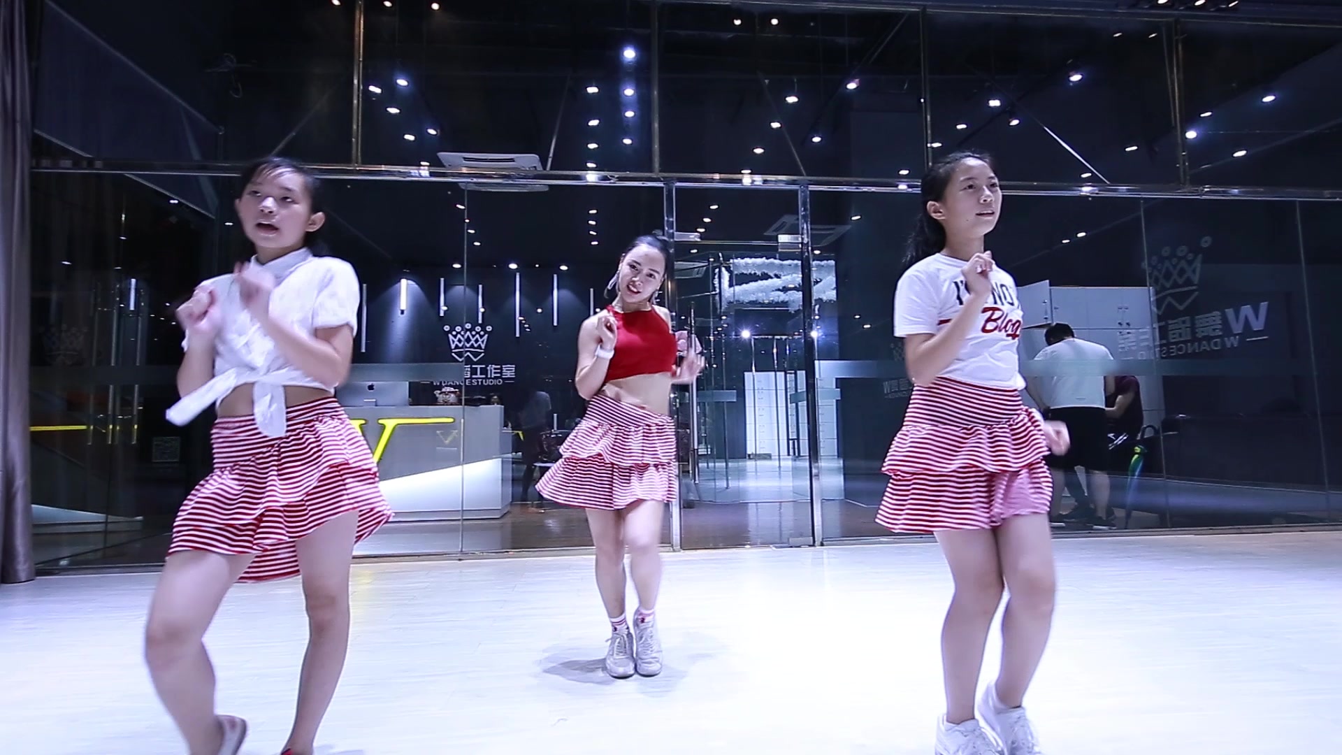 w舞蹈课堂excuseme