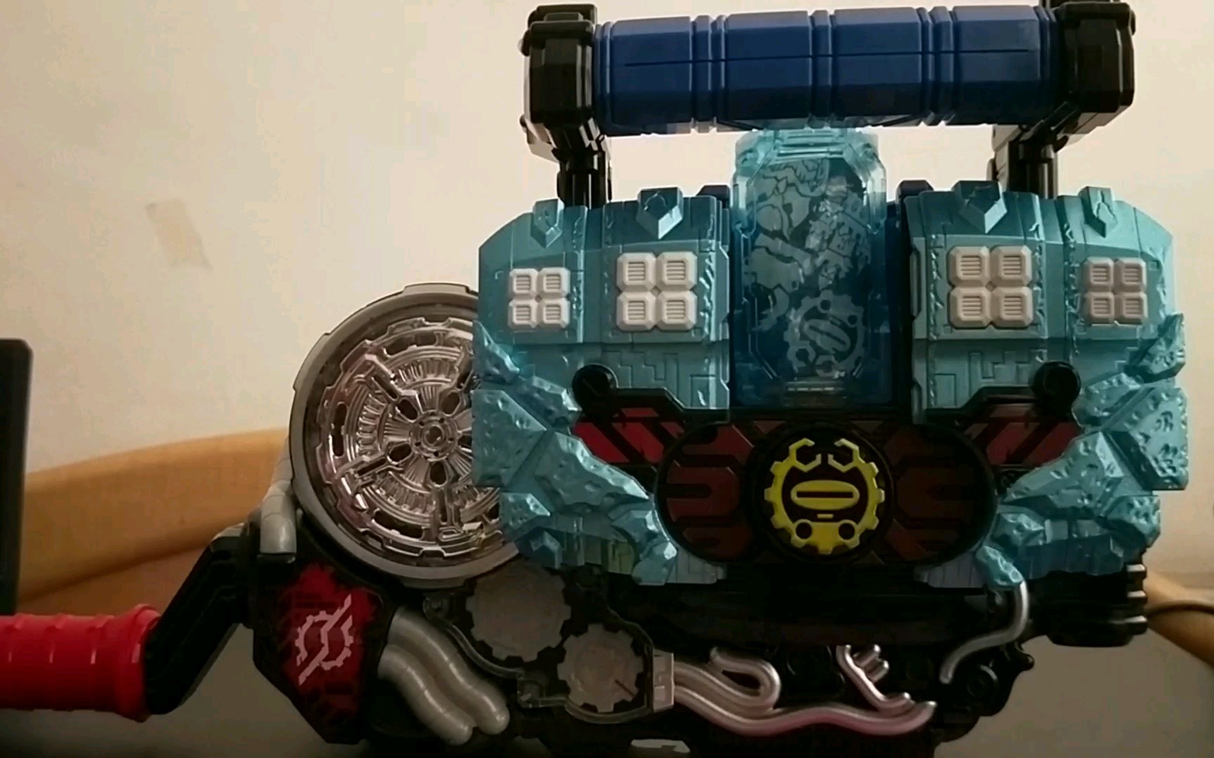 【pb】假面骑士build 假面骑士grease pb限定dx暴雪拳套 声光效演示