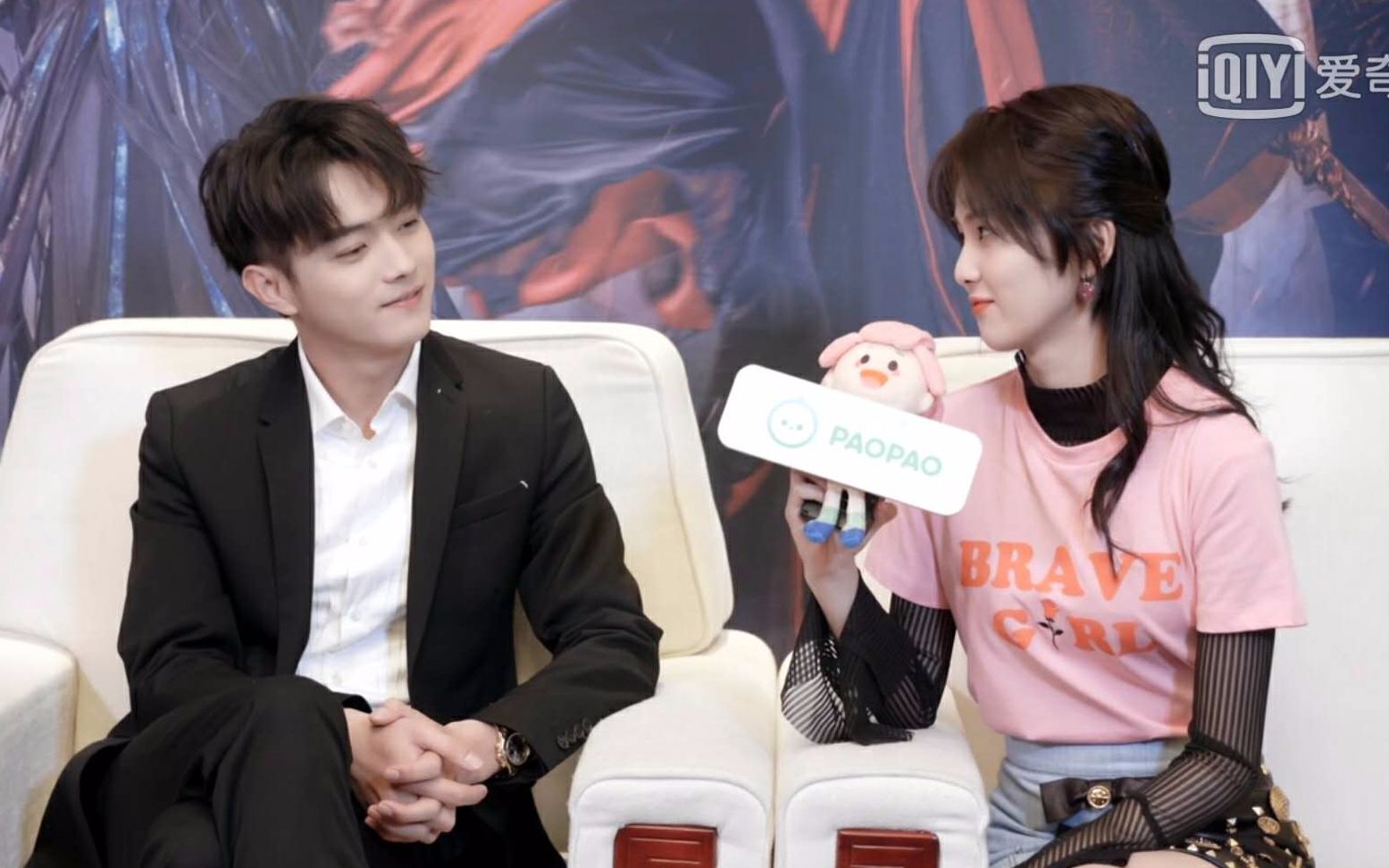 【招摇】【完整版】许凯白鹿泡泡专访:深情门主vs霸气女魔头