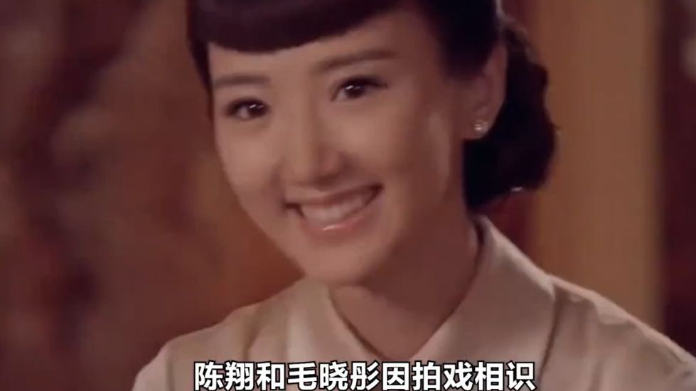 毛晓彤和陈翔分手5年后,两人如今的发展天差地别.