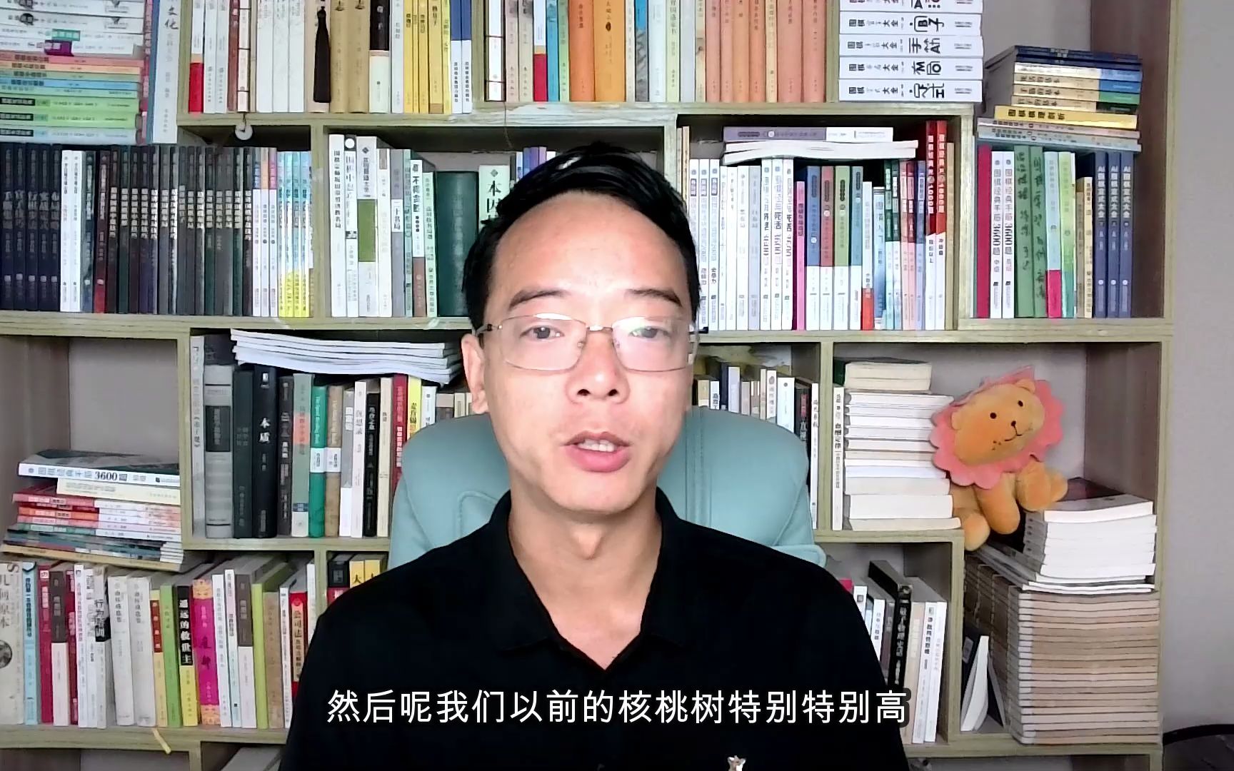 【萝卜杂谈】就算你不认识试验田,也该认识啥玩意叫地毯吧,农业专家就非得摔死在泥里,才能叫农业专家,离谱的自媒体,离谱的网友,你们吃饱了,...