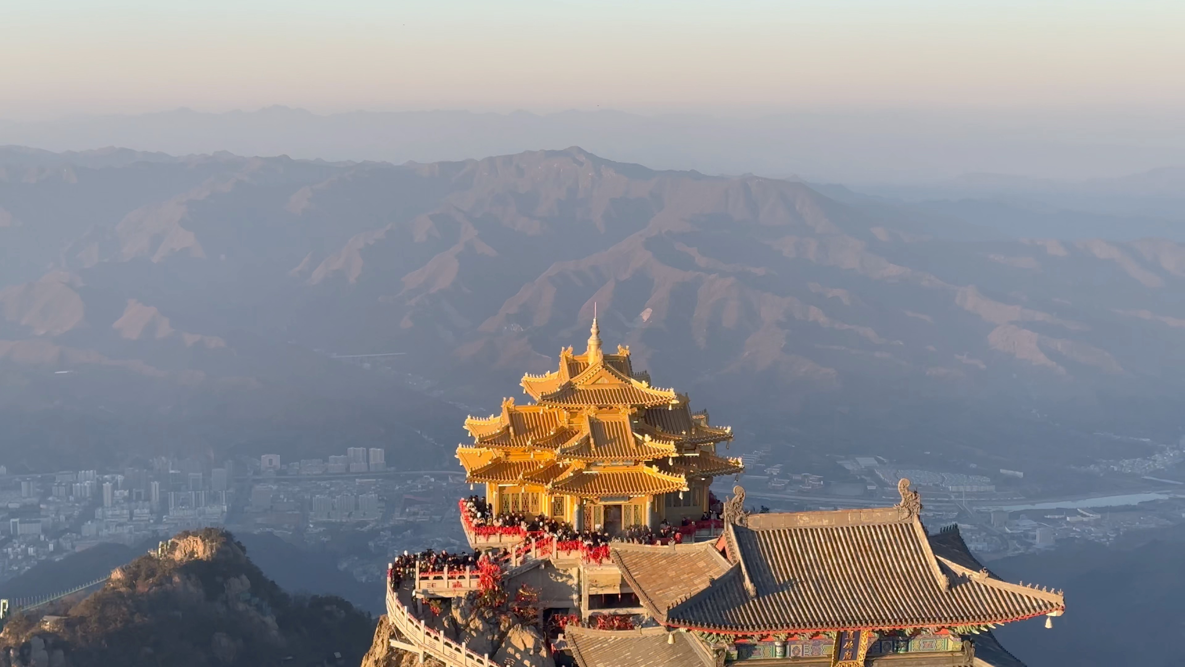 祥云天峰山老君殿图片