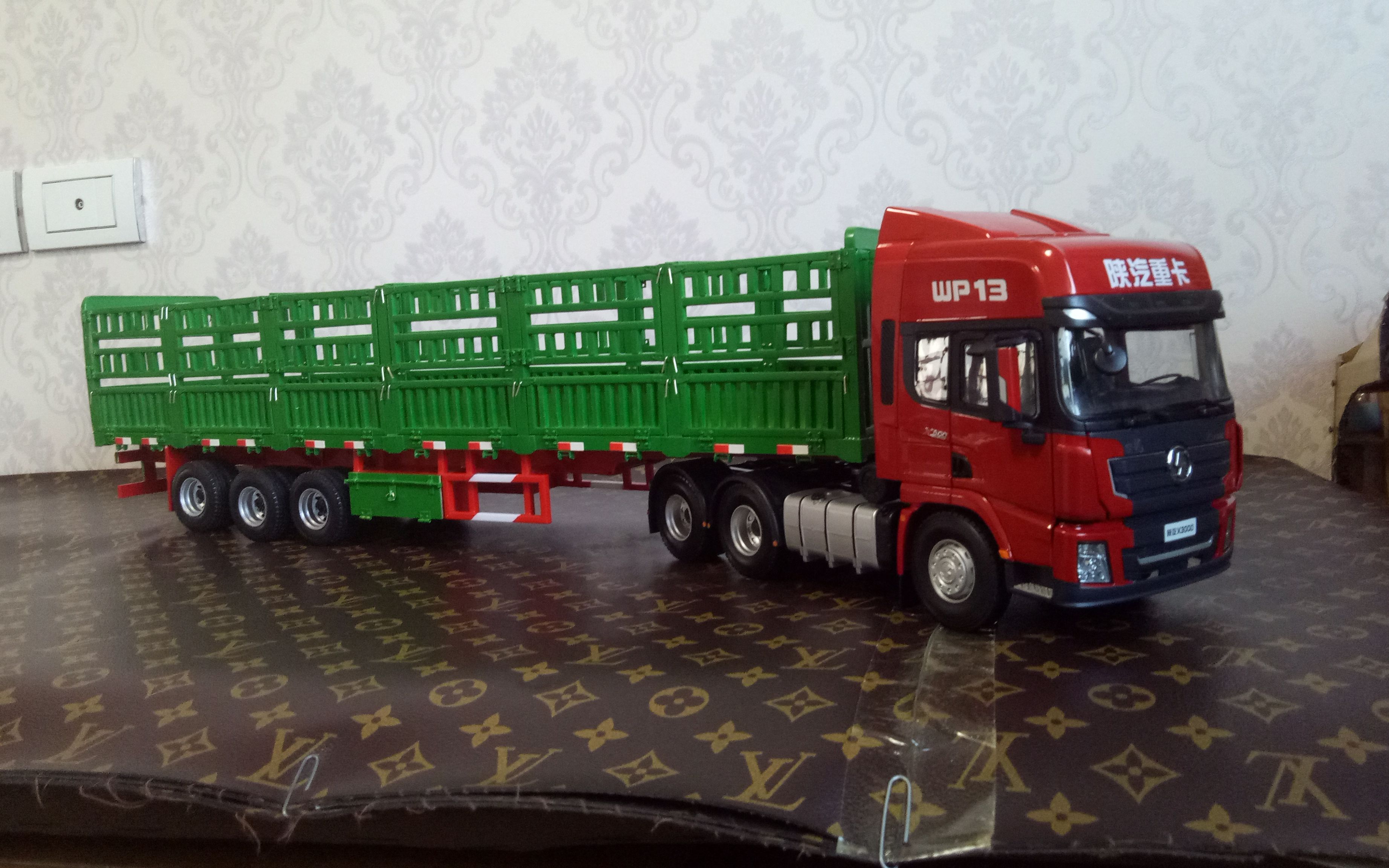 德龙x3000高栏挂车模型_哔哩哔哩 (゜-゜)つロ 干杯~-bilibili