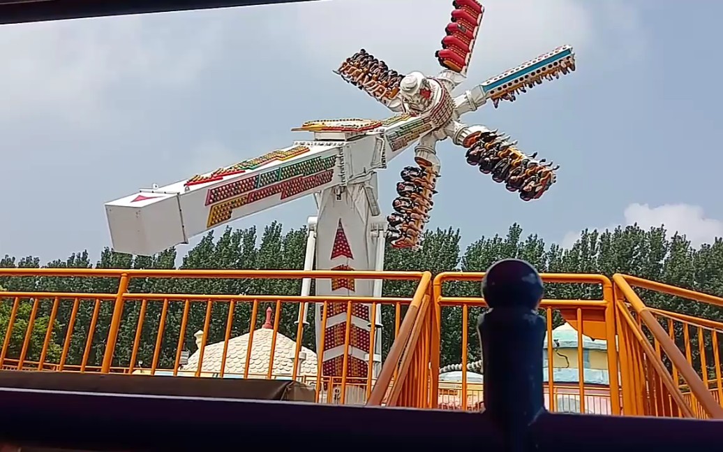 方特欢乐世界-空中飞舞