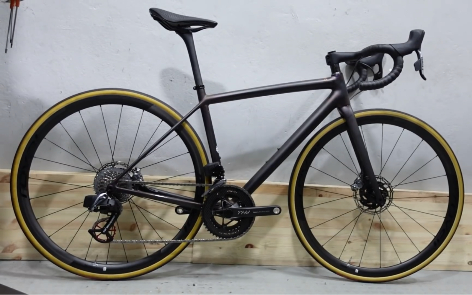 road bike-specialized s-works aethos 公路车组装视频(2021.9.12)