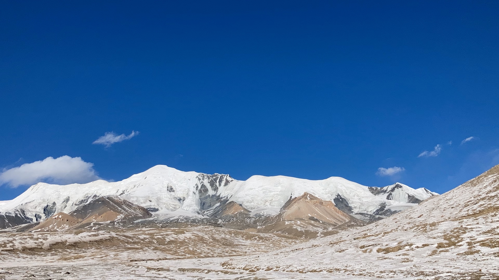 冬季的阿尼瑪卿雪山