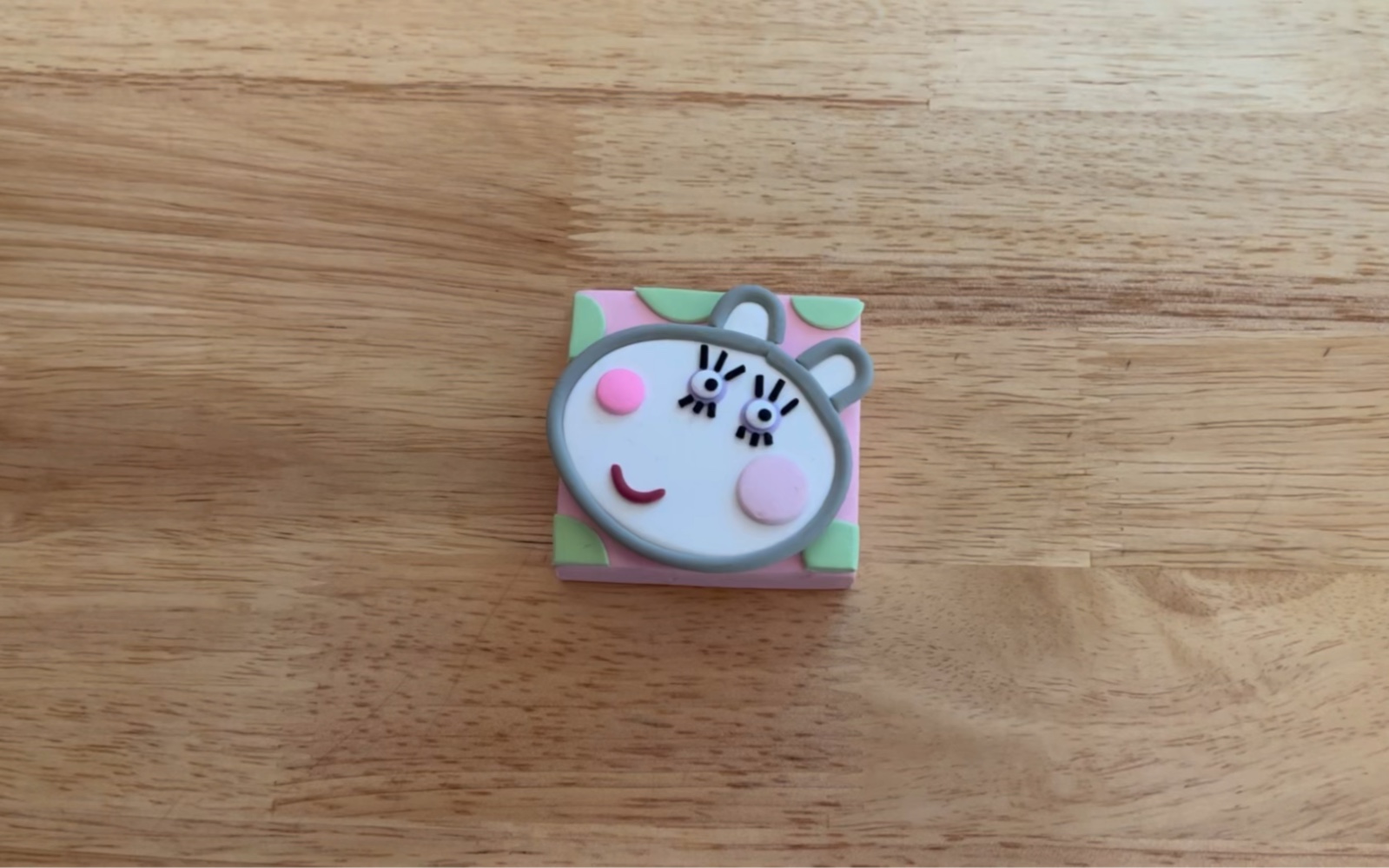 小猪佩奇-羊妈妈-粘土手工制作