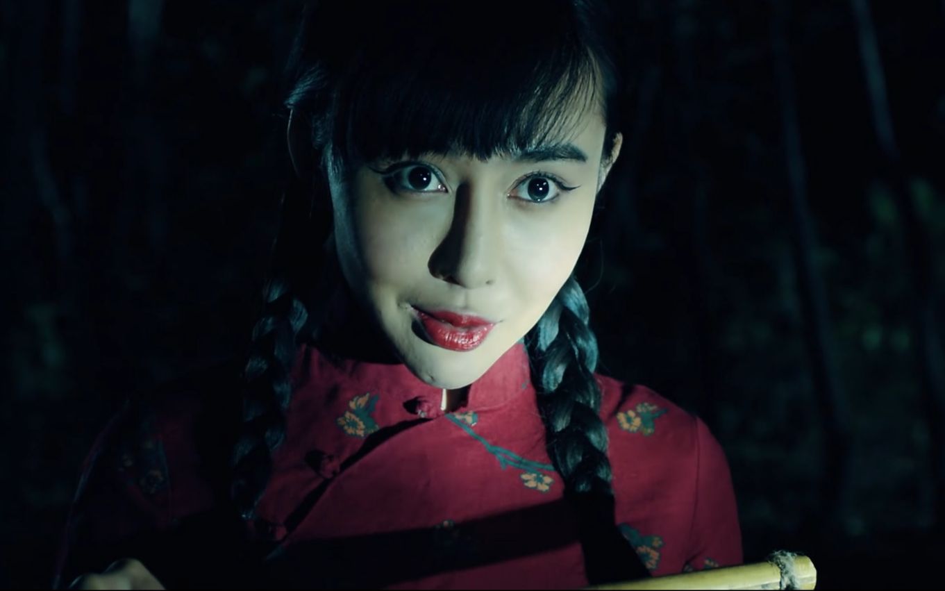 前世今生:美女在鬼屋看见了前世的自己 没想到竟然这么美