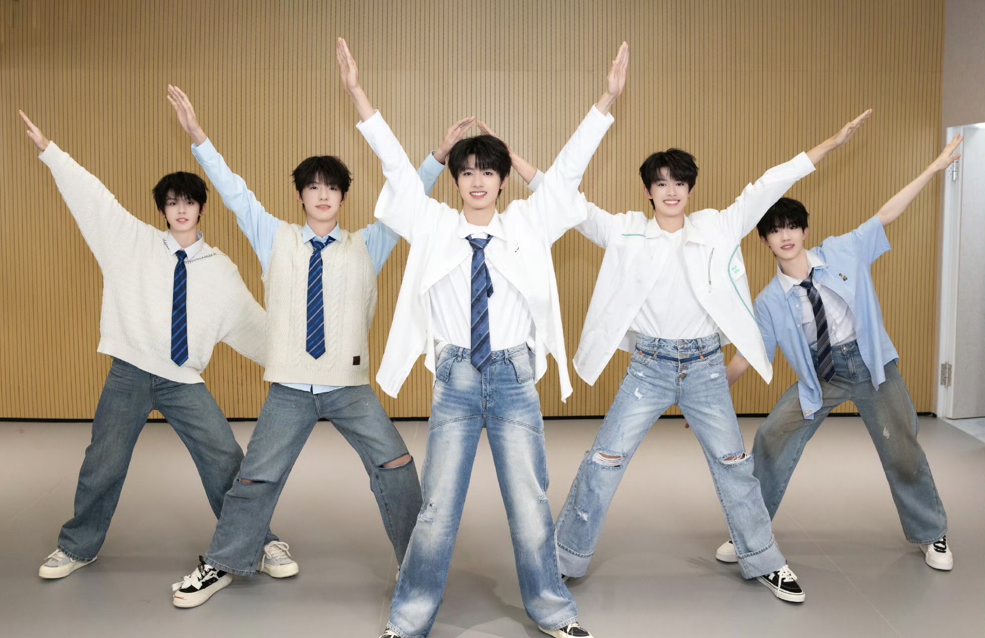 [tf三代reaction] [top登陆少年 清华外务] [全开麦 等你的回答] 倒也