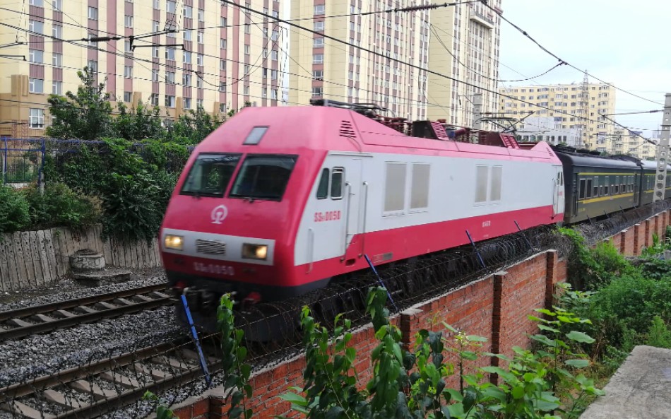 沈局辽段ss9g0050牵引k1383包头—哈尔滨西鸣笛通过.