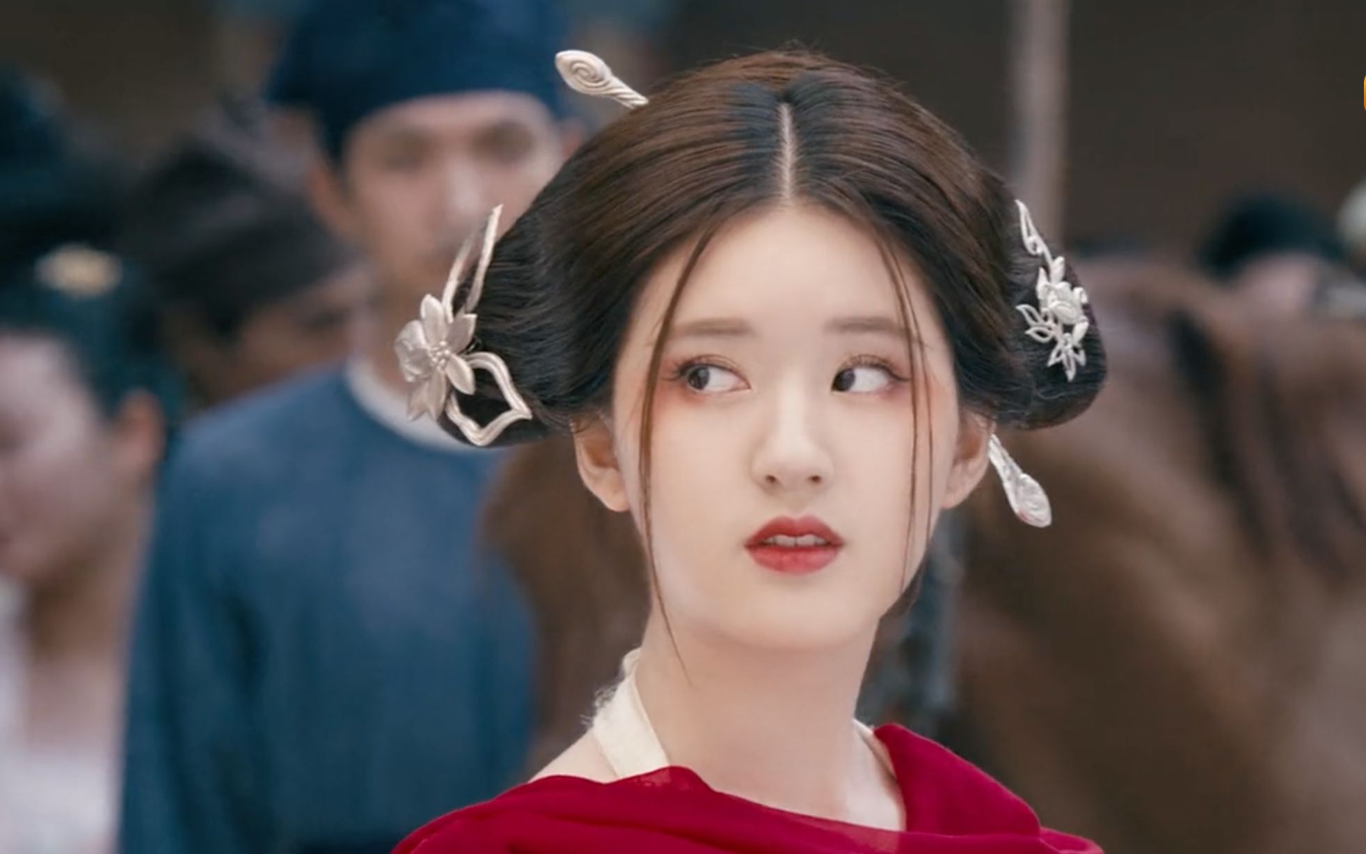 传闻中的陈芊芊第一次见面就抢亲