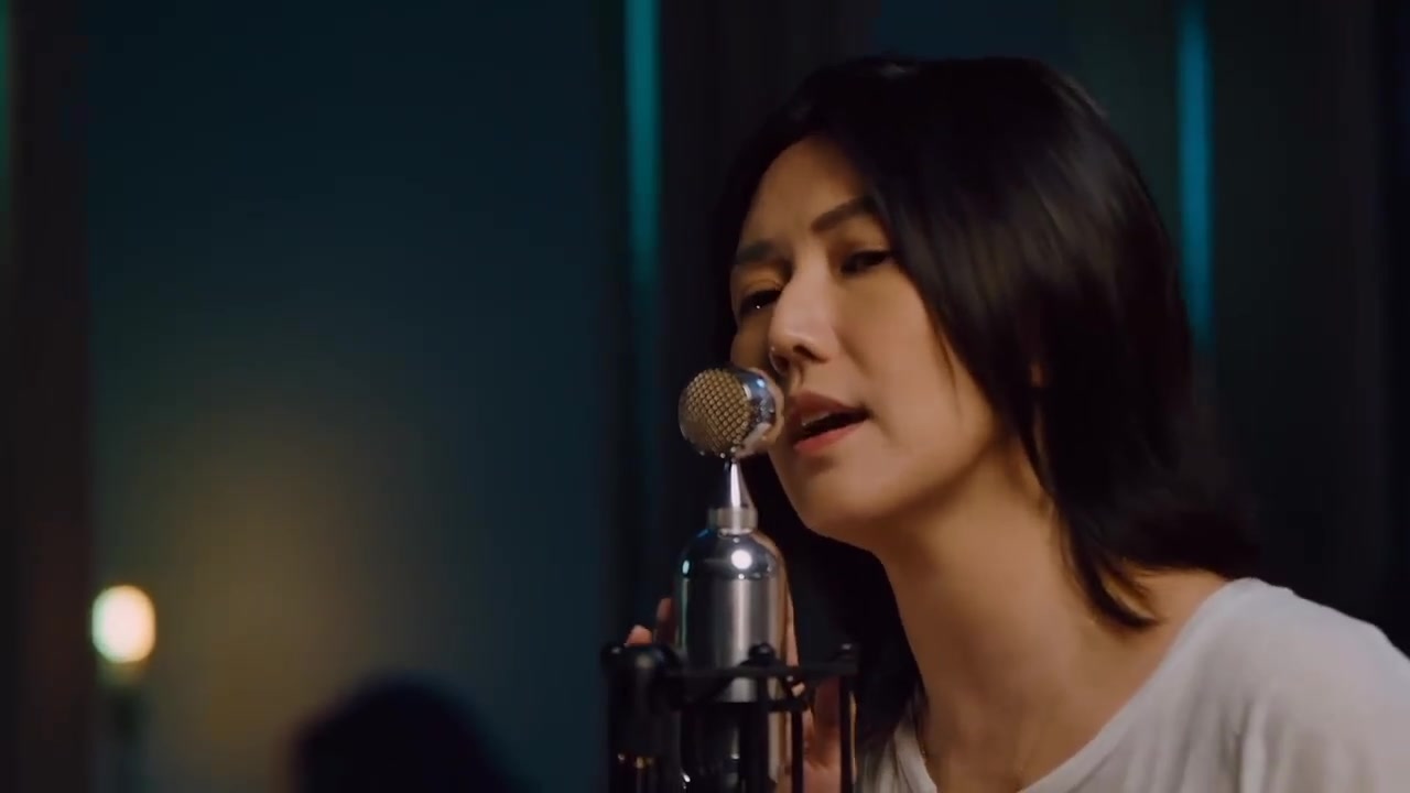 【孙燕姿出道20周年线上演唱会】雨还是不停地落下