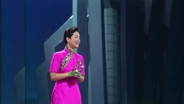 1988年邓丽君《雨夜花》双语版