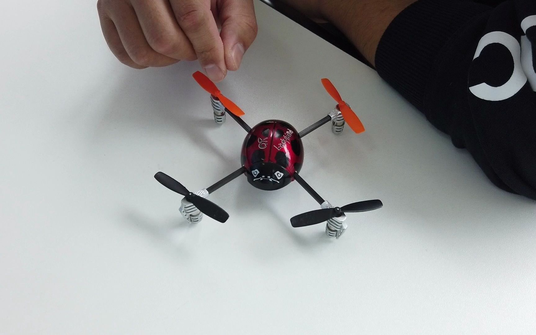 新手不要碰!小型穿越机并不美好,最坑配置非它莫属