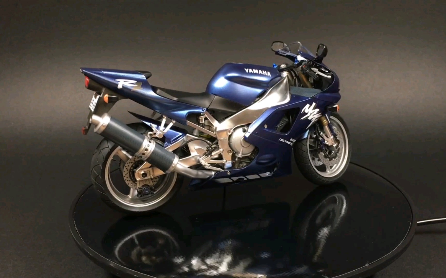 【搬运】田宫 1/12 雅马哈yamaha yzf-r1 民用车模制作过程
