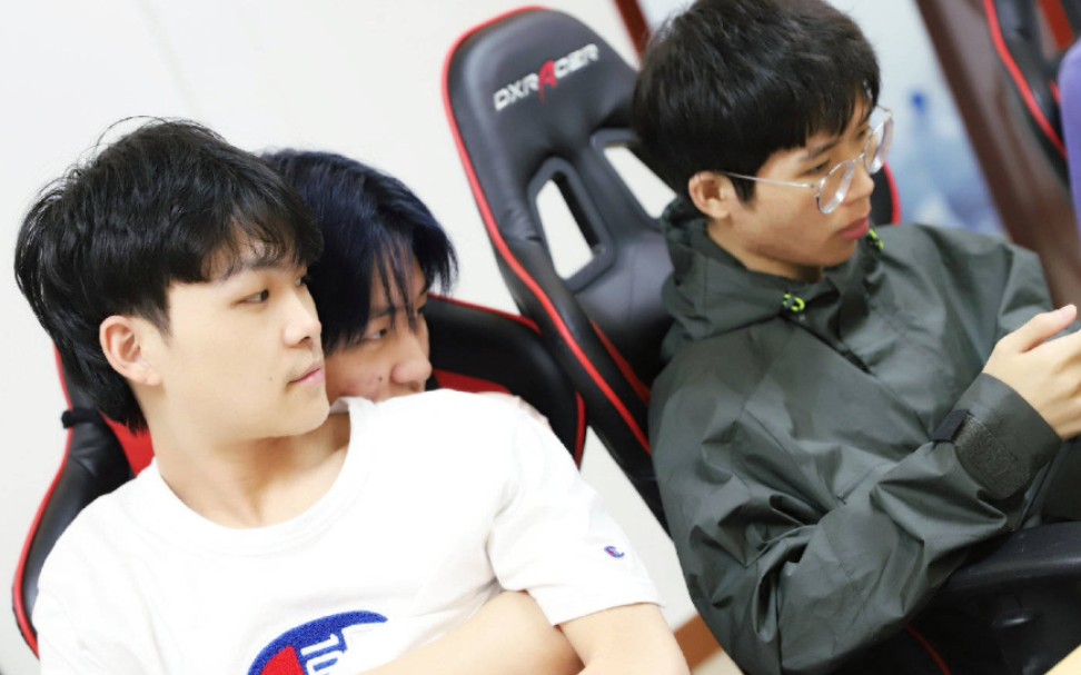 王者荣耀久诚直播间竟发生这种事情gay里gay气dyg