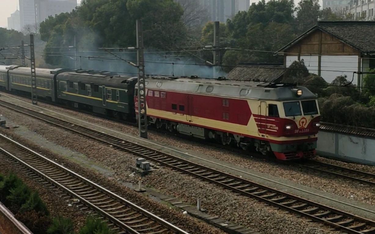 k2906次 df4d-3309(原上局合段"先锋号"已摘牌)