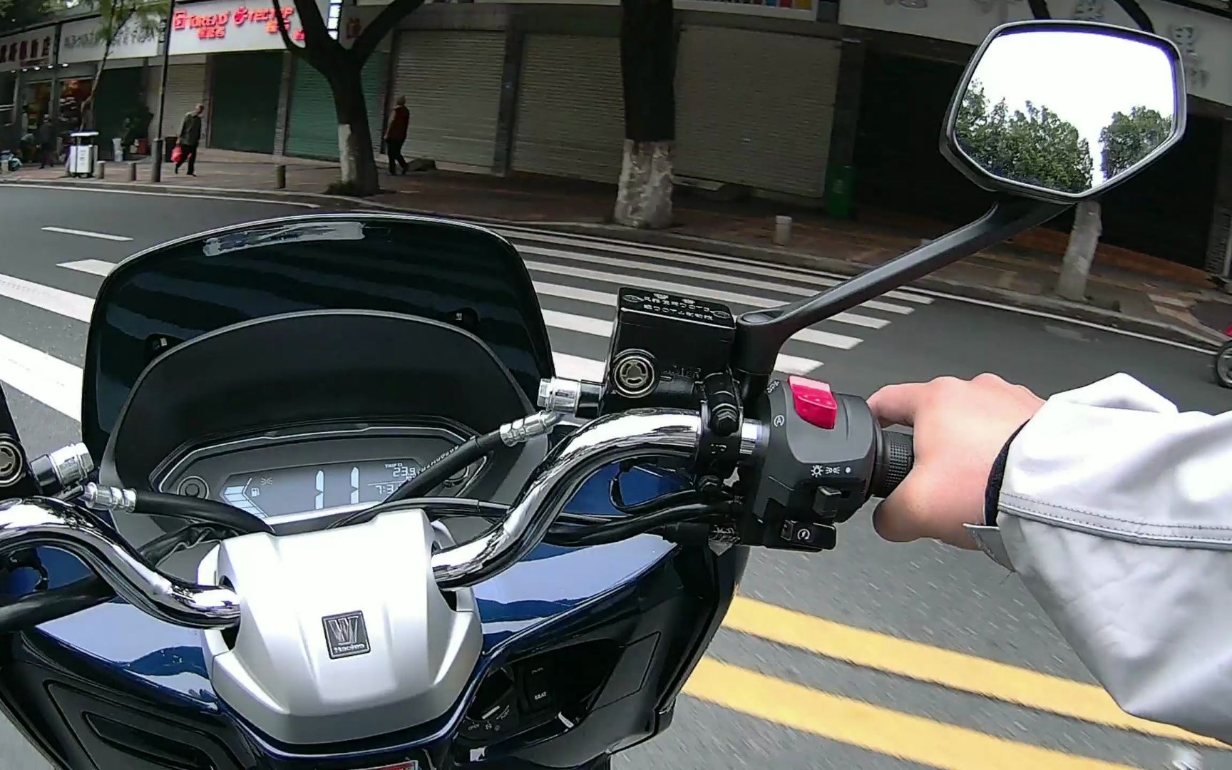 sjcam c300运动相机当做行车记录仪其实挺不错的.