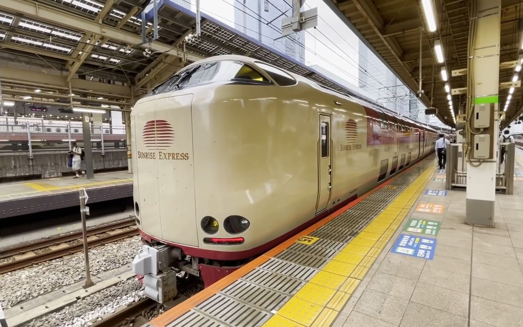 日本列车乘坐日本最后的双层卧铺列车