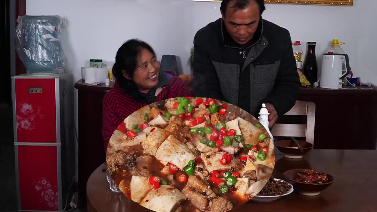 [图]逛了4次菜场才买到的好东西，做成心心念念的鱼杂火锅，味道鲜美，比鱼肉还好吃人间烟火 鱼杂 风味人间