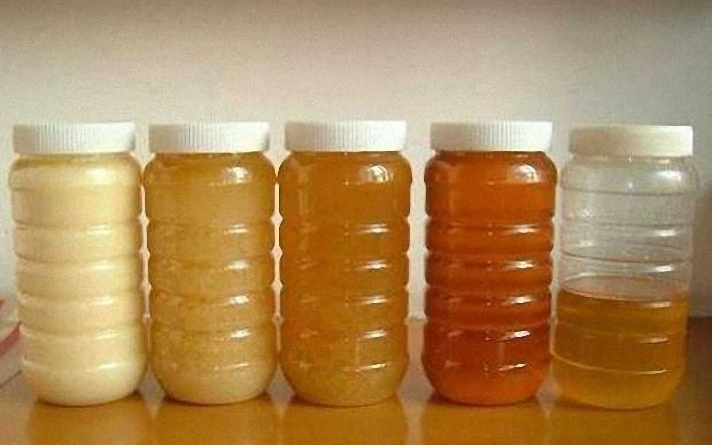 蜂蜜放冰箱几年了还能吃吗(蜂蜜放冰箱3年)