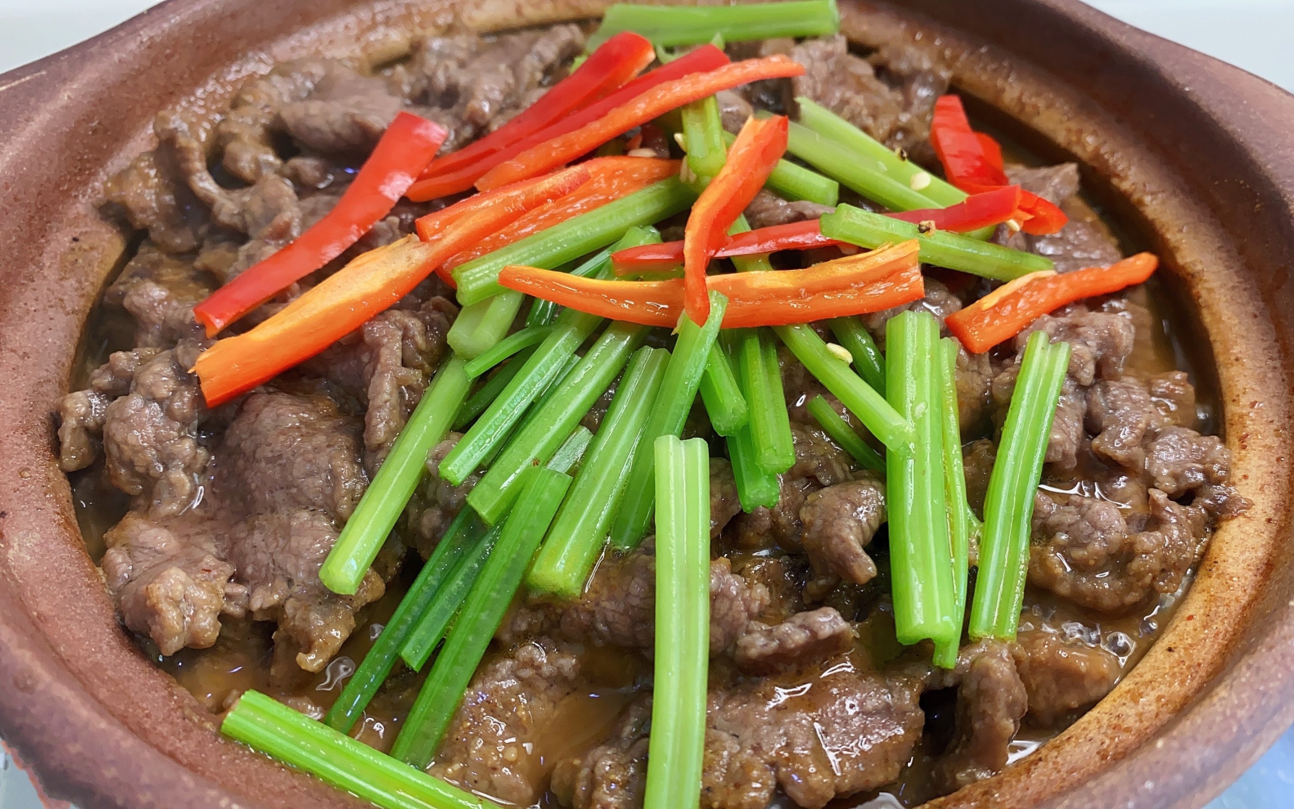 沙爹牛肉煲,酱香浓郁,热气腾腾,保证你一锅不够吃