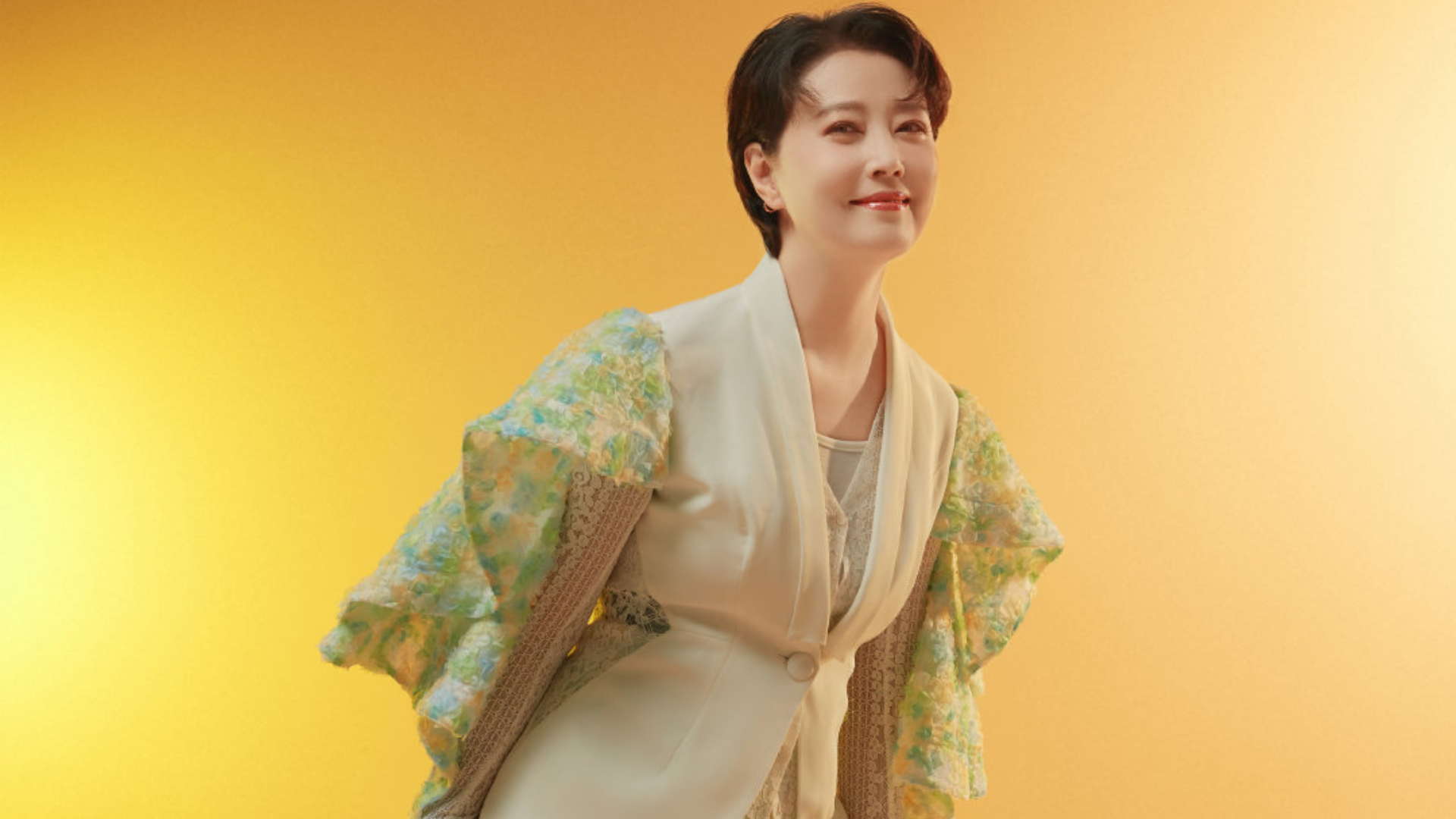 周海媚灵堂被扒是假的,原视频作者承认并道歉,被全网怒斥蹭流量