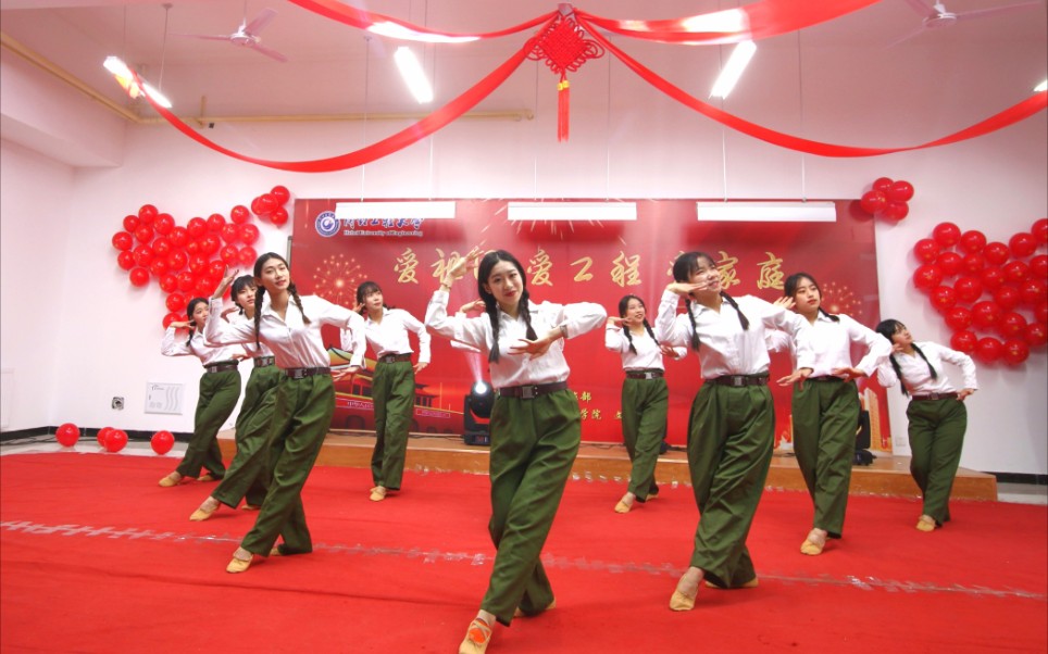 舞蹈《沂蒙颂-绒花》翻跳 演出视频_哔哩哔哩_bilibili