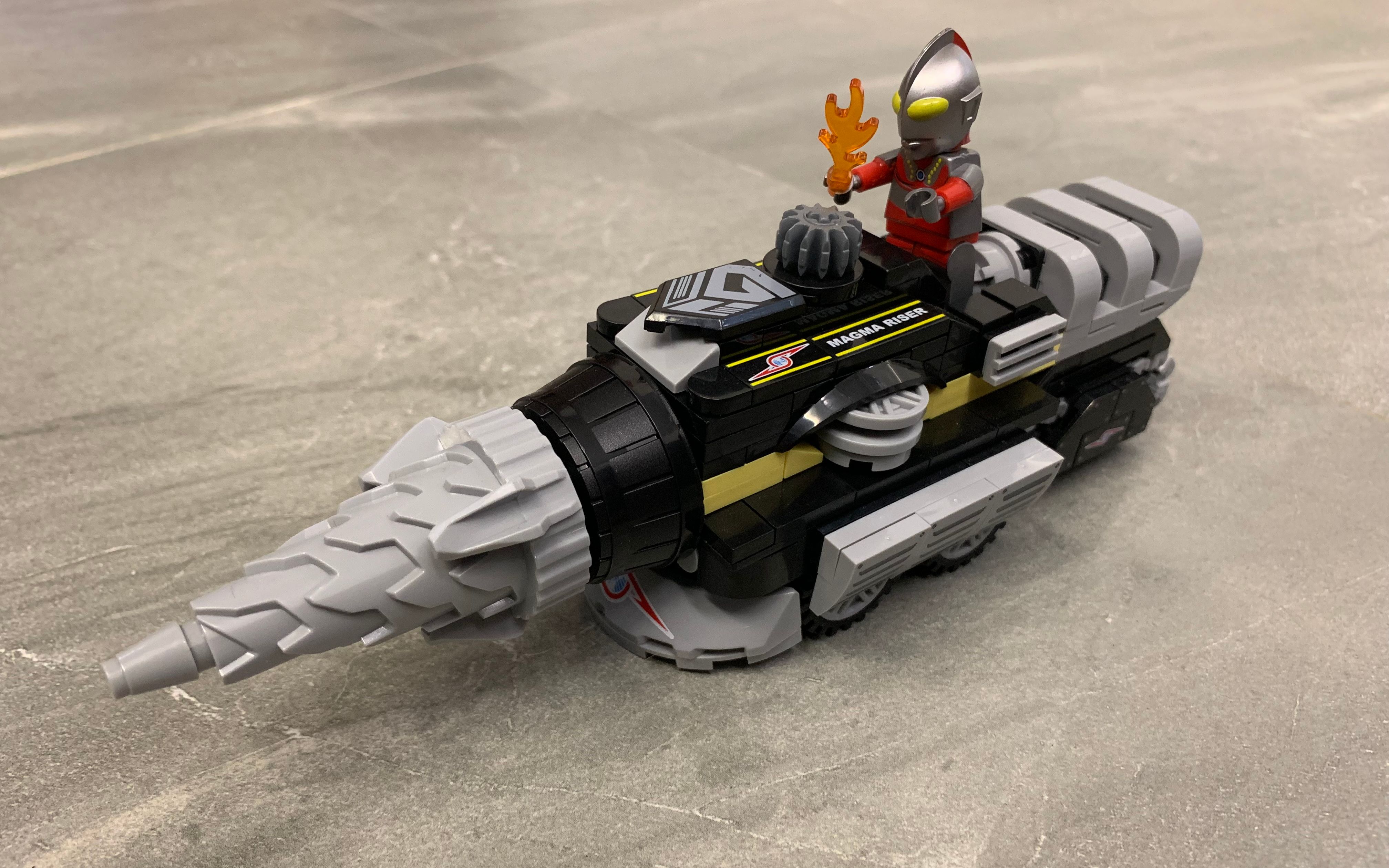 二十块左右 值得一入的奥特曼战车积木 赛文奥特曼地底战车