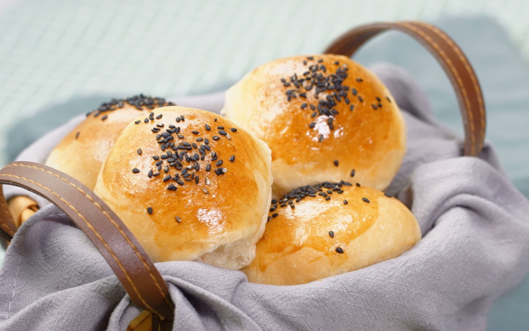 超级松软的蜂蜜芝士小餐包,不用面包机就能做出完美的面包