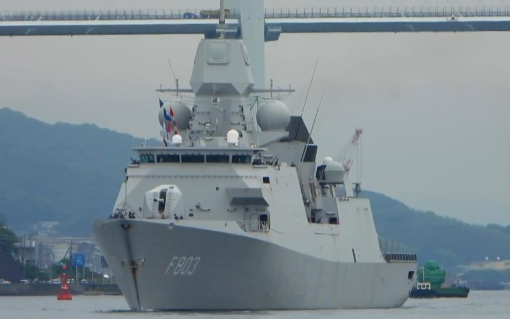 【荷兰皇家海军】七省级护卫舰"特隆普"号(f-803)首次停靠长崎港(2024