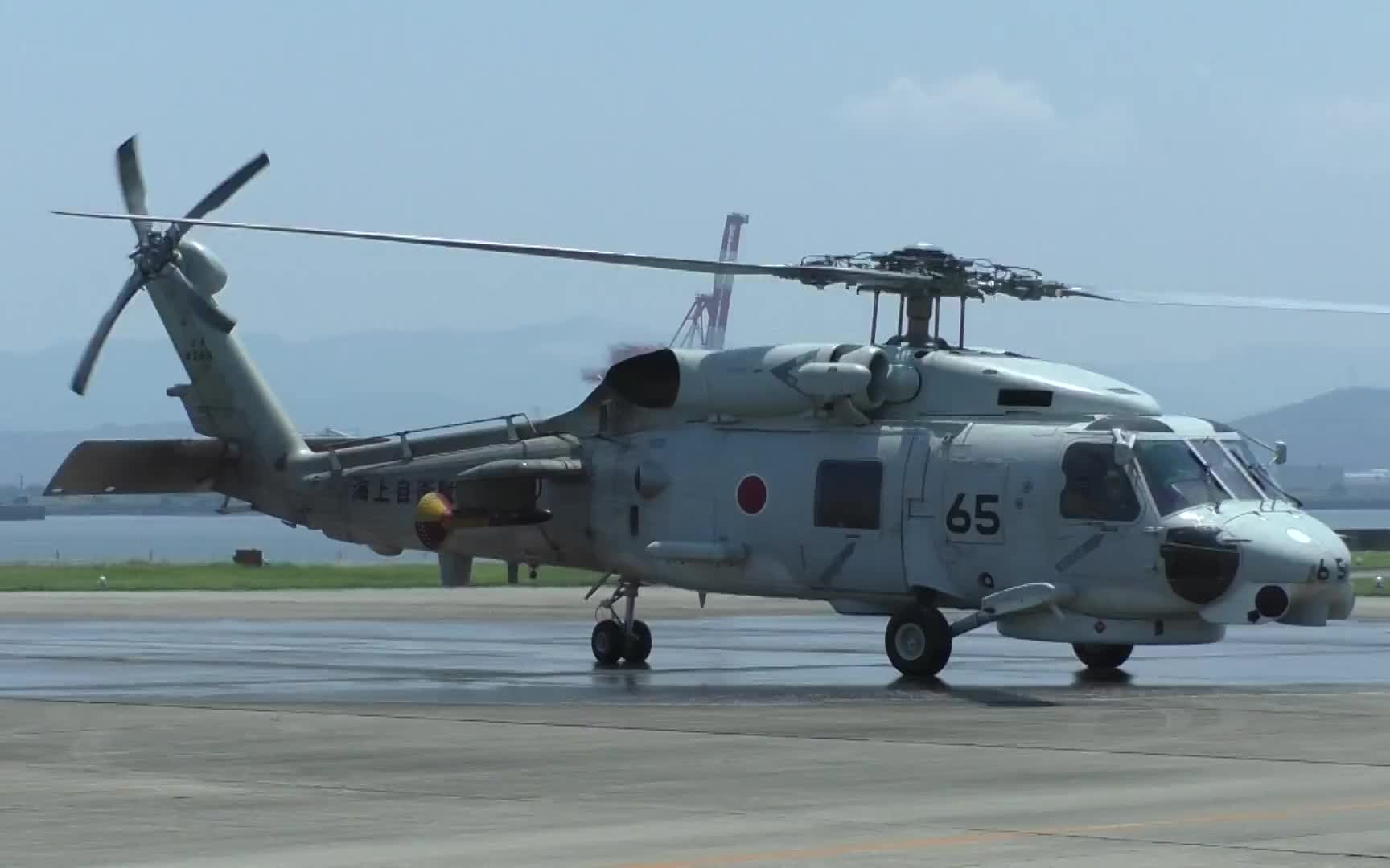 [图]【海上自卫队）小松岛航空基地 — SH-60J"海鹰"舰载直升机