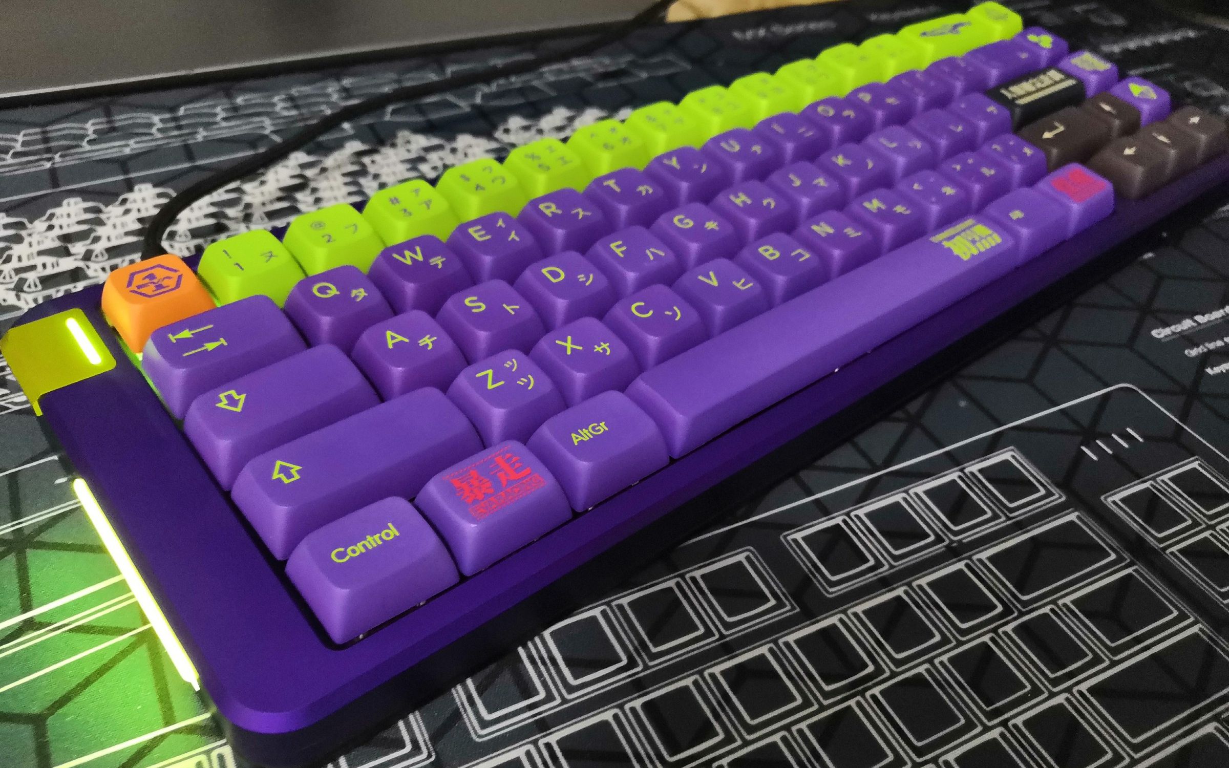 客制化键盘套件space65r2eva配色组装附带zealios轴打字音,众享丝滑