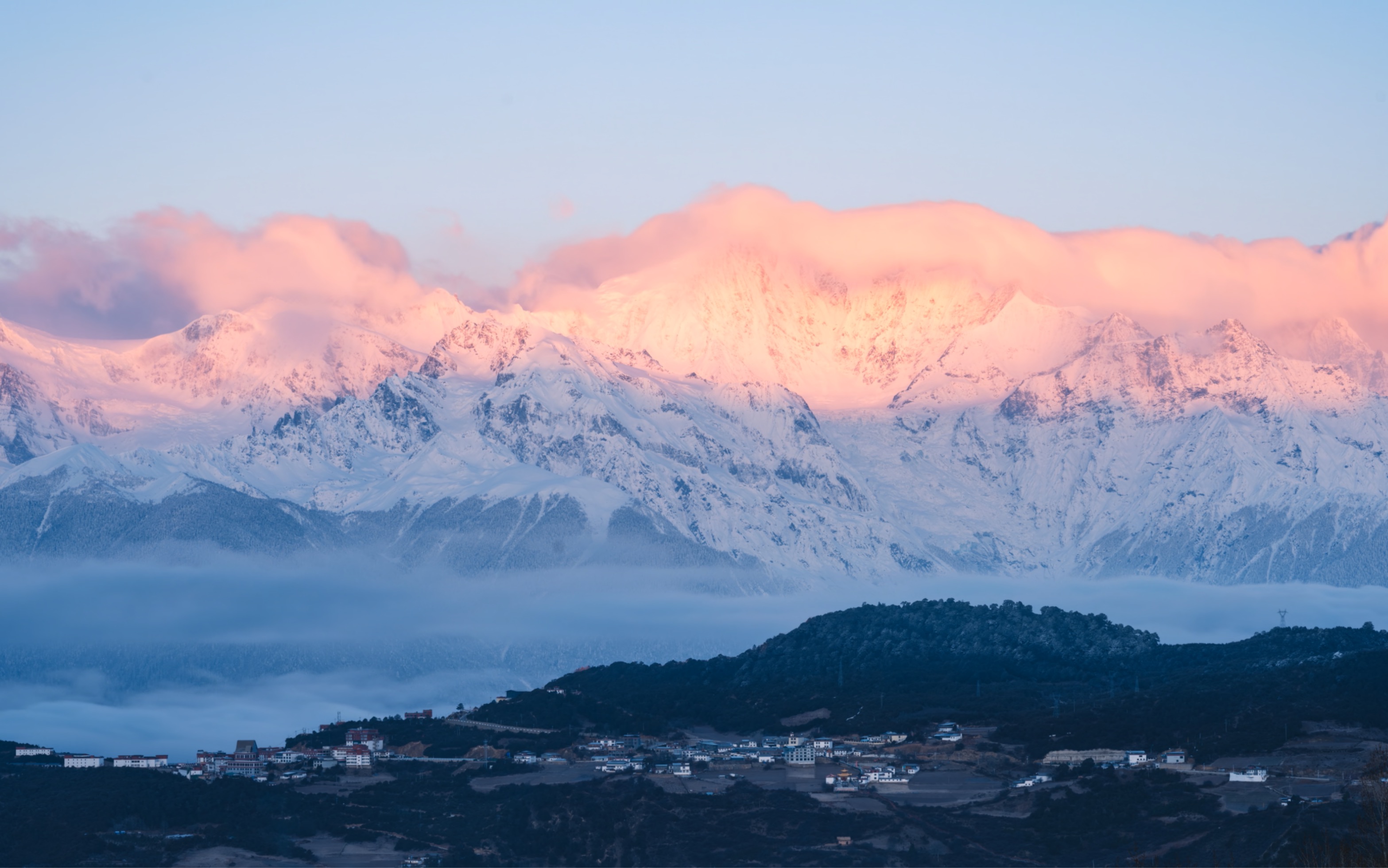 梅里雪山日照金山
