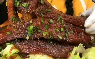 下载视频: 清山美食，肋骨椒麻烤肉