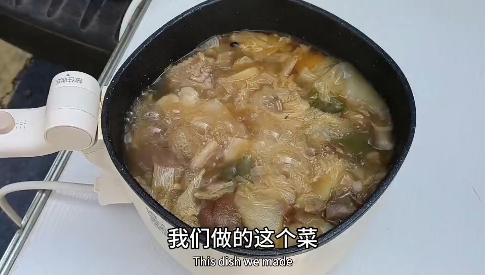 自驾游在高速服务区做饭，怎么不打扰别人！
