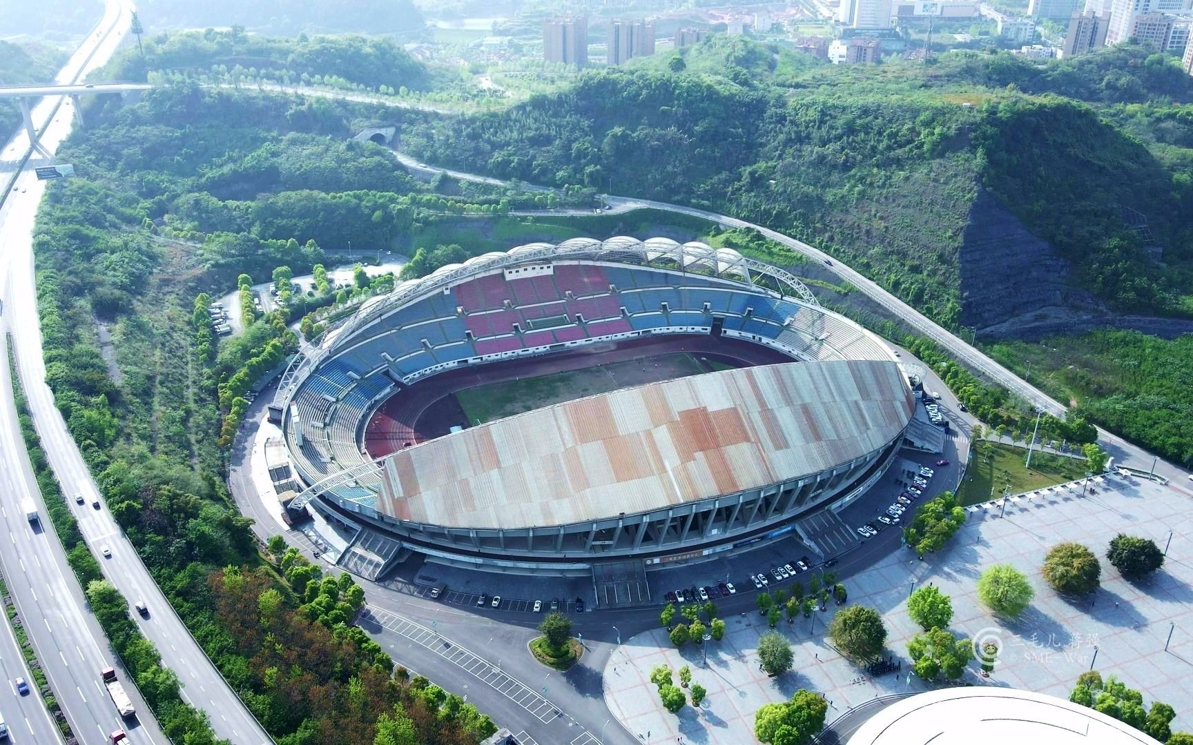 大疆air2无人机 - 达芬奇调色/航拍/重庆北碚体育馆