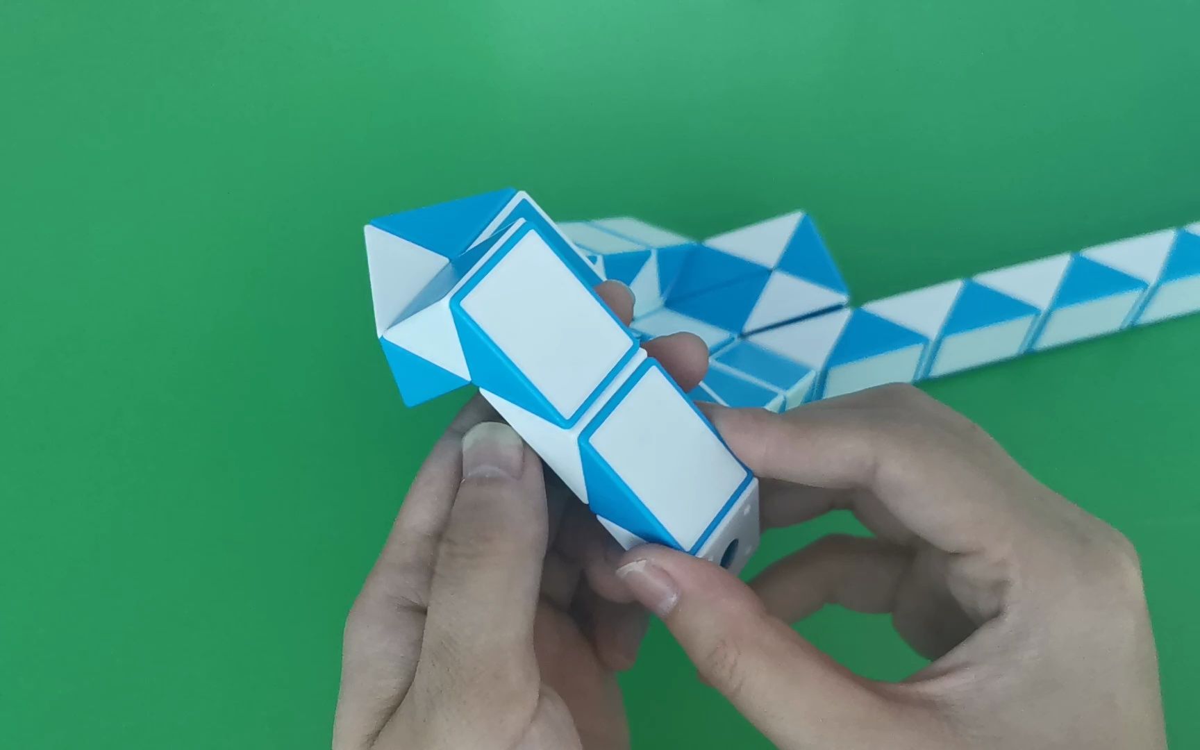 圣手48段魔尺:(快艇)