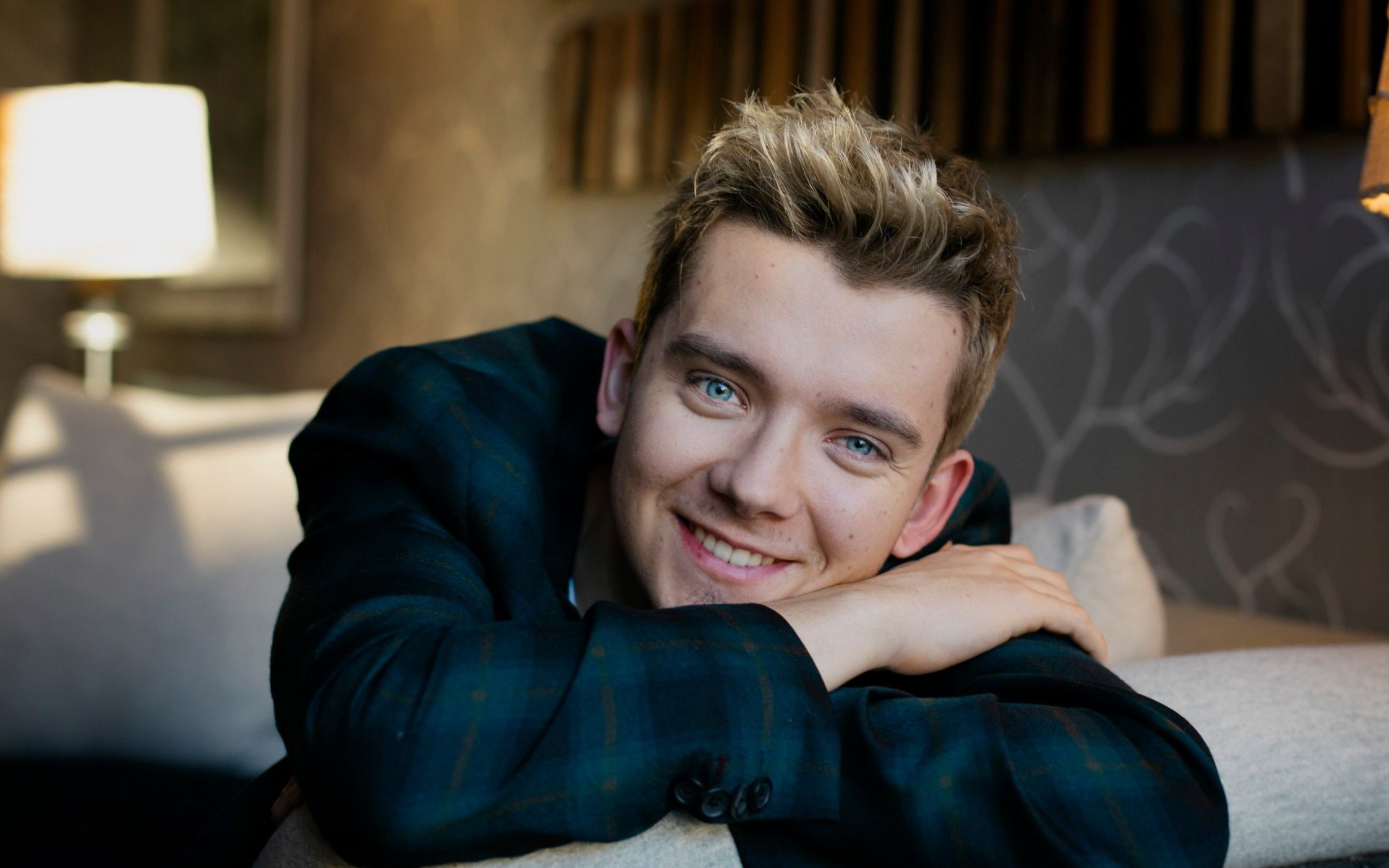 asabutterfield在bifa与粉丝自拍