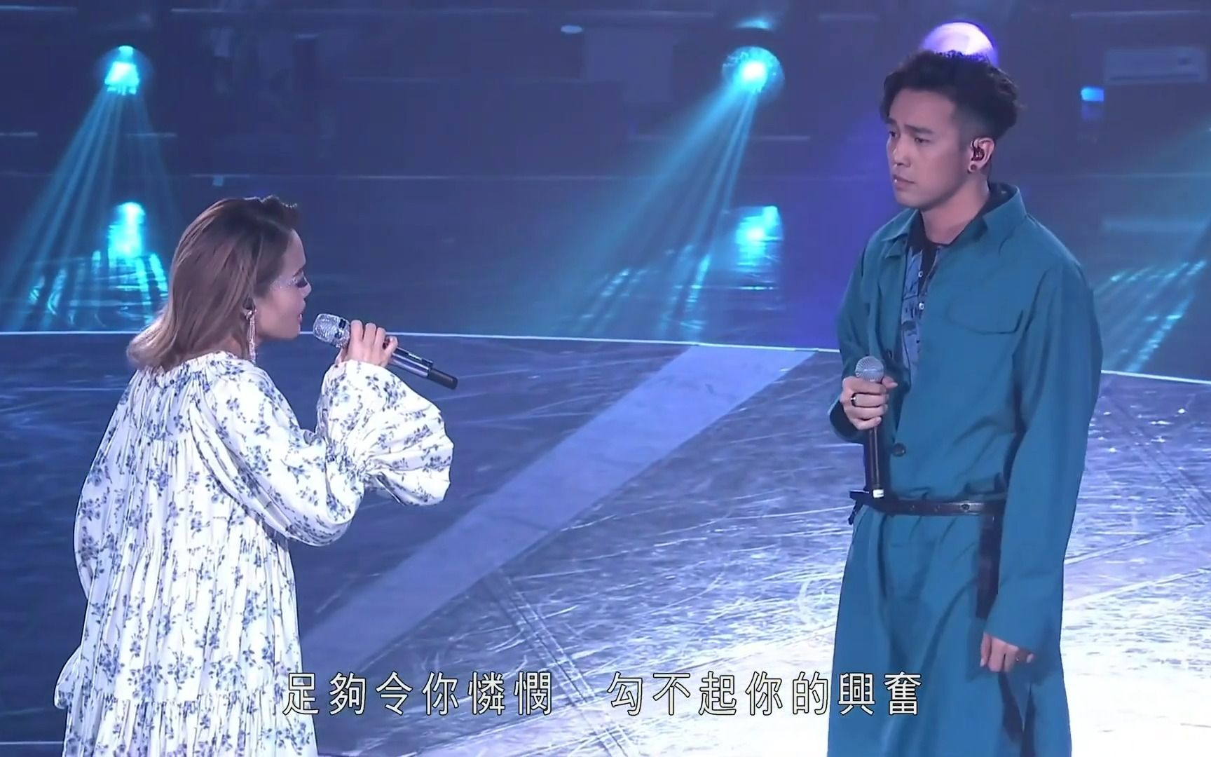 [图]容祖兒 Joey Yung x Dear Jane - 習慣失戀 (Pretty Crazy Joey Yung Concert)